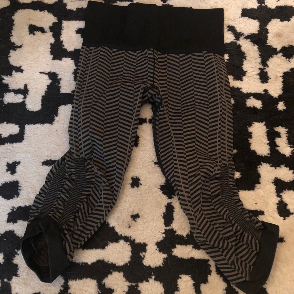 Lululemon in the flow crop